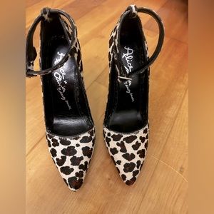 NEW ALICE & OLIVIA STILETTO SIZE 37